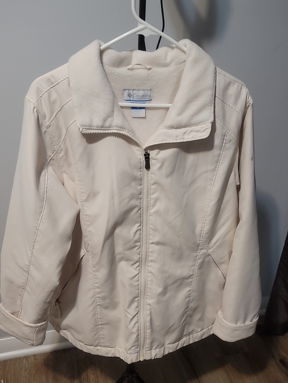 Columbia Women's Cream Ski Jacket with Fleece Collar